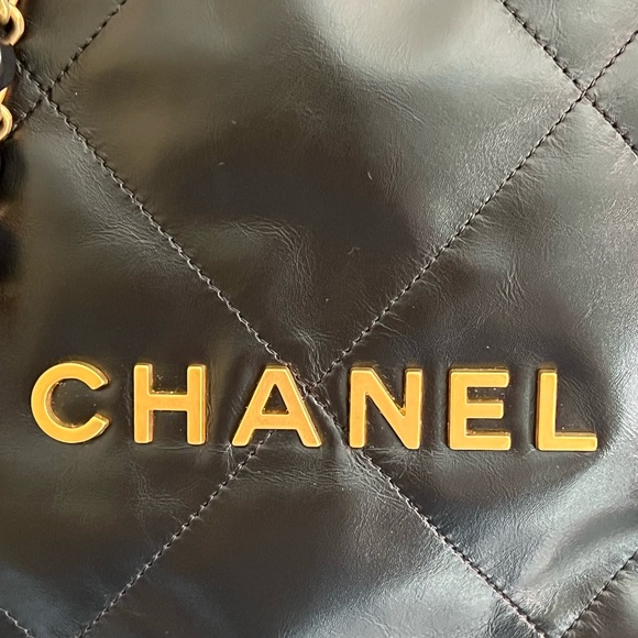 CHANEL 22B 22 Backpack Black Gold Hardware PRISTINE Full Set - Picture 11 of 15